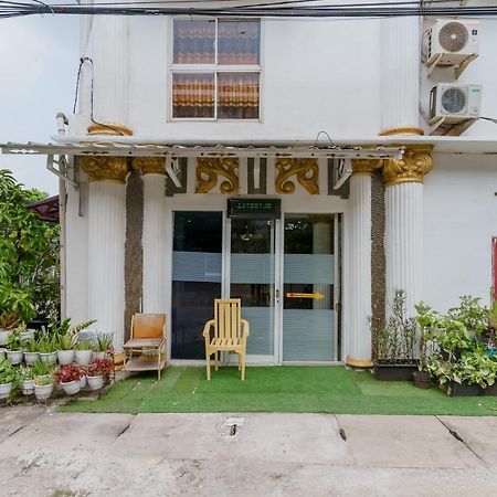 Reddoorz Syariah Near Universitas Borobudur Jakarta Ngoại thất bức ảnh
