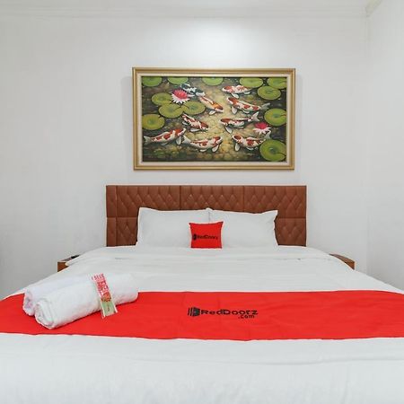 Reddoorz Syariah Near Universitas Borobudur Jakarta Ngoại thất bức ảnh