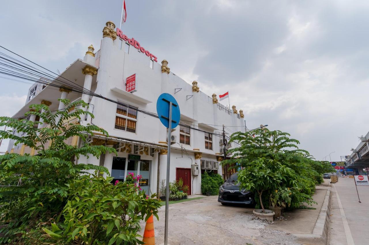 Reddoorz Syariah Near Universitas Borobudur Jakarta Ngoại thất bức ảnh