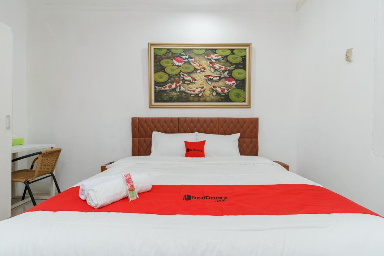 Reddoorz Syariah Near Universitas Borobudur Jakarta Ngoại thất bức ảnh