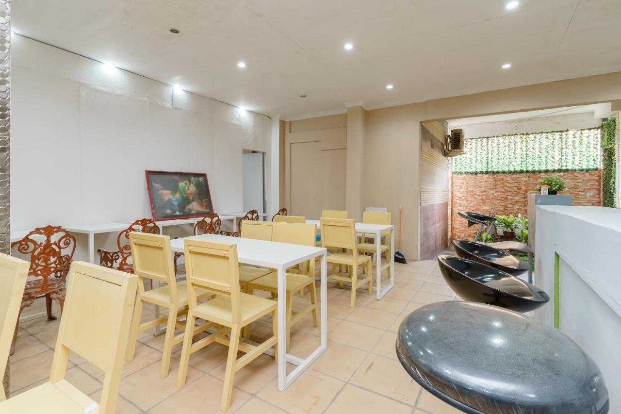 Reddoorz Syariah Near Universitas Borobudur Jakarta Ngoại thất bức ảnh