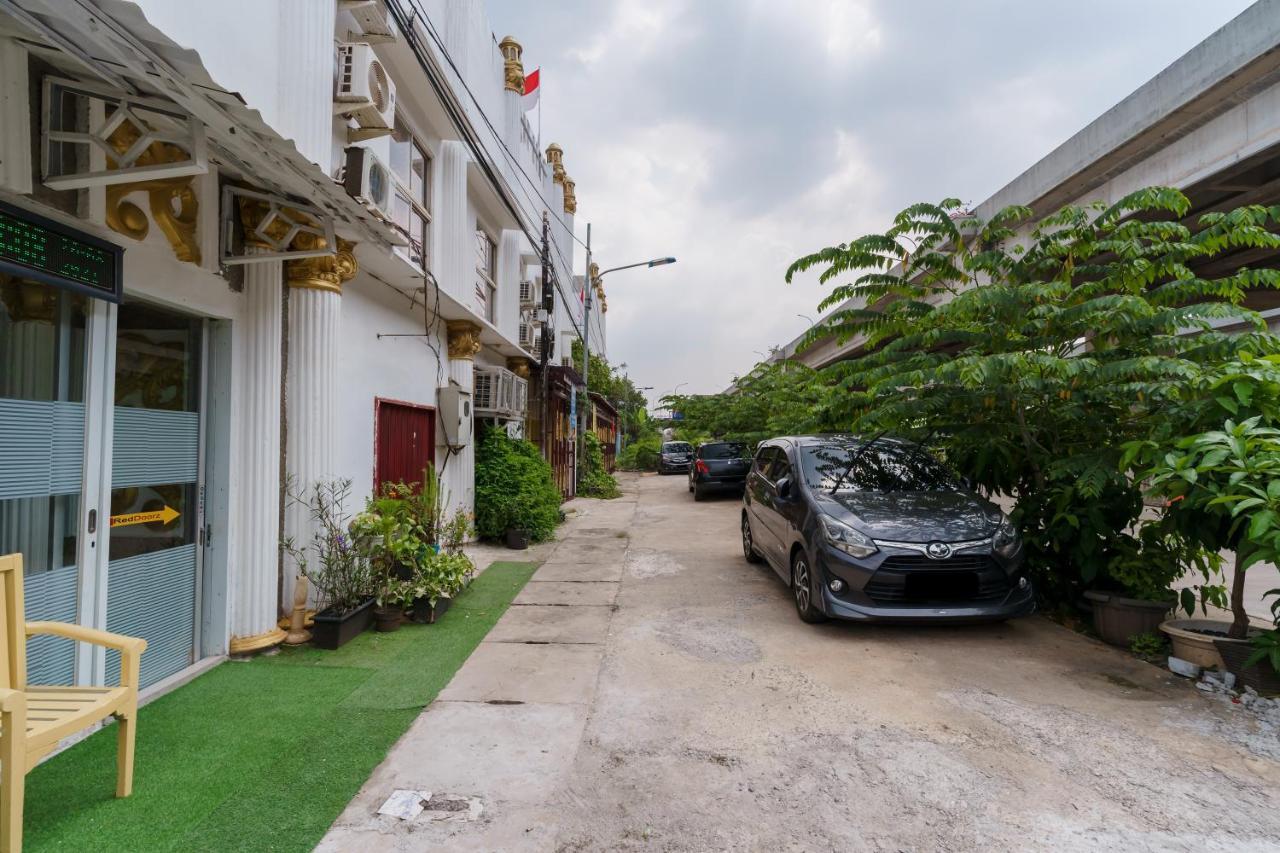 Reddoorz Syariah Near Universitas Borobudur Jakarta Ngoại thất bức ảnh