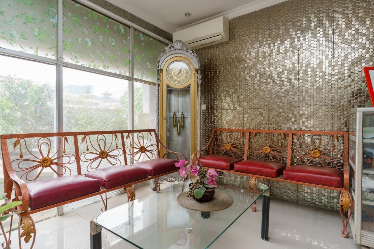 Reddoorz Syariah Near Universitas Borobudur Jakarta Ngoại thất bức ảnh