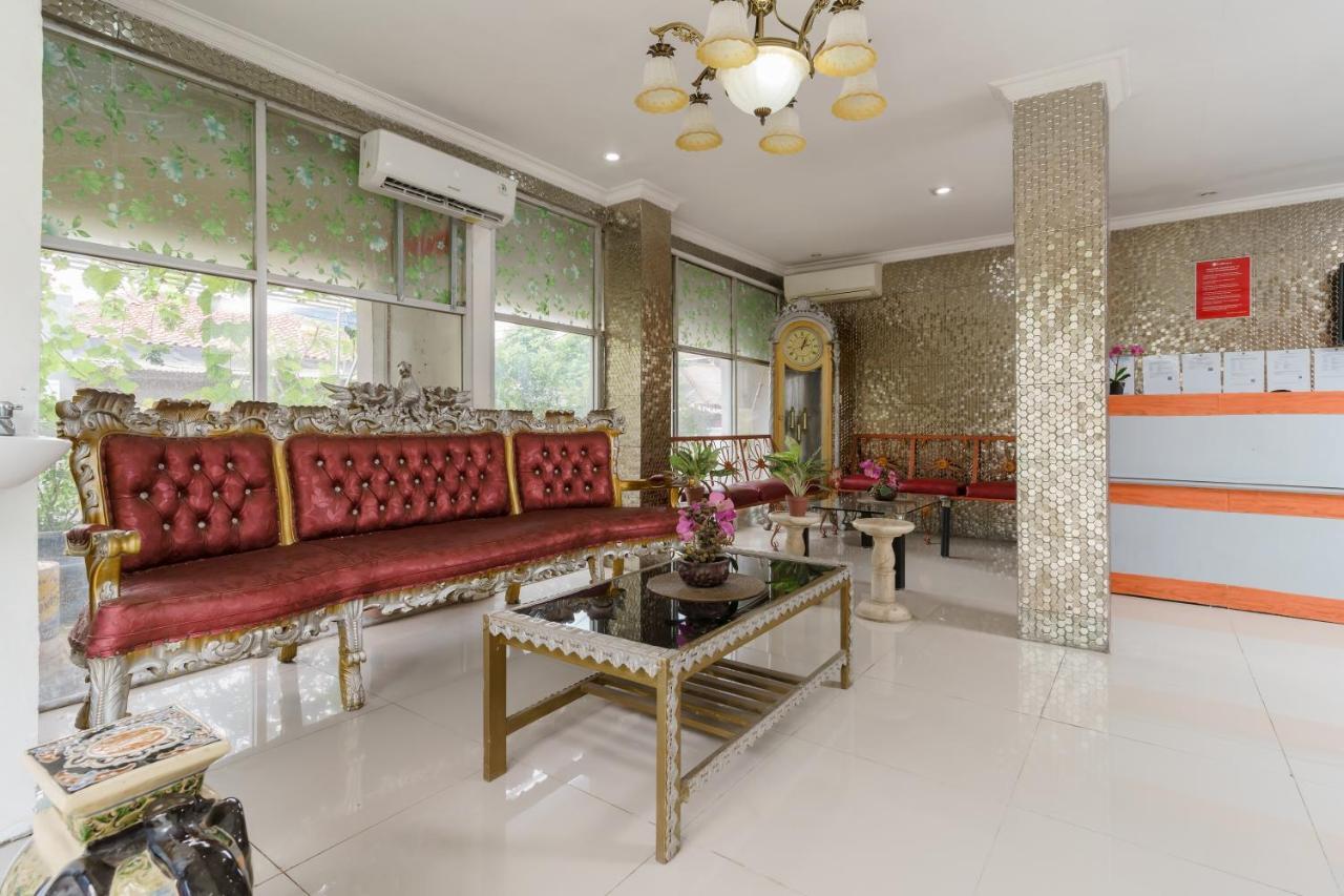 Reddoorz Syariah Near Universitas Borobudur Jakarta Ngoại thất bức ảnh
