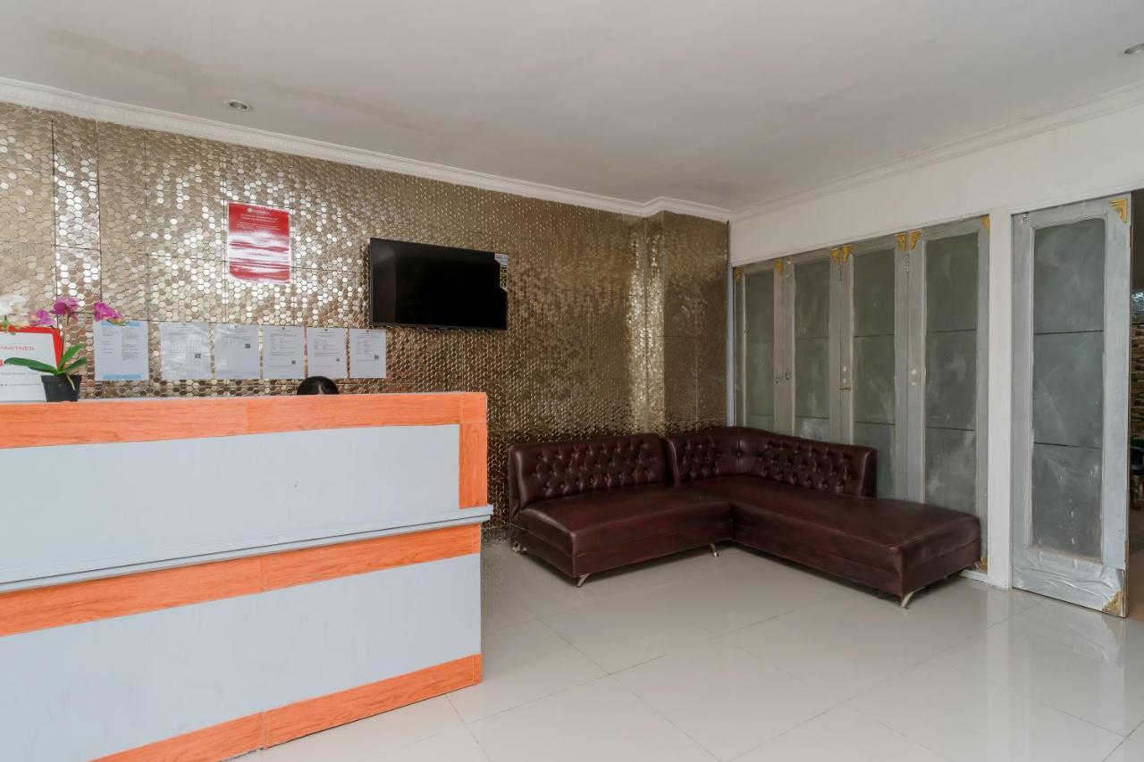 Reddoorz Syariah Near Universitas Borobudur Jakarta Ngoại thất bức ảnh