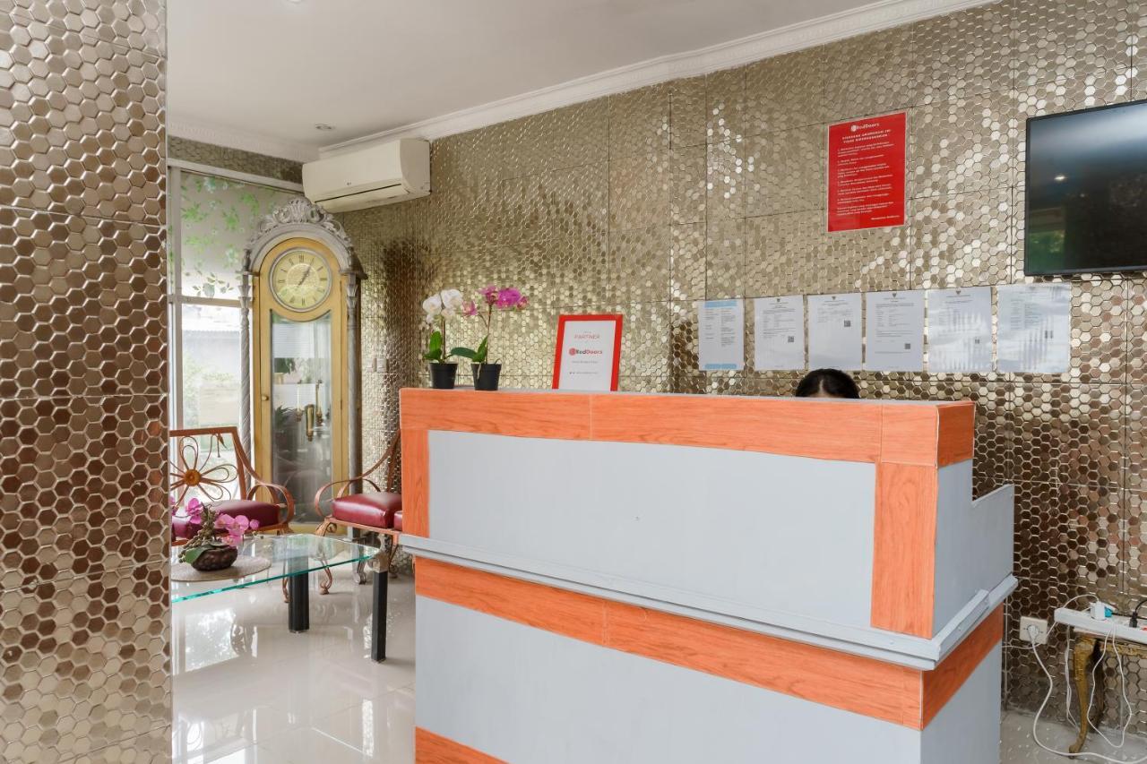 Reddoorz Syariah Near Universitas Borobudur Jakarta Ngoại thất bức ảnh