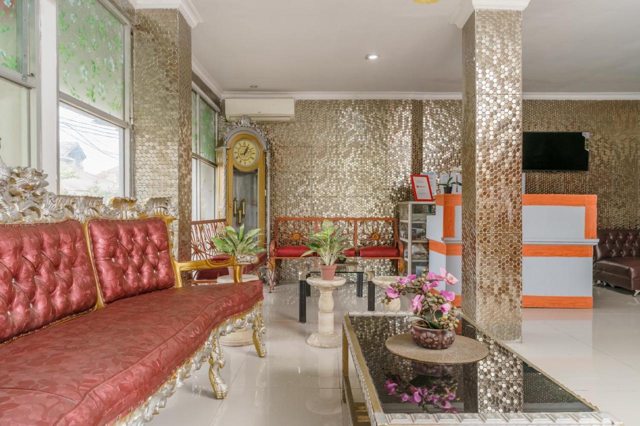 Reddoorz Syariah Near Universitas Borobudur Jakarta Ngoại thất bức ảnh
